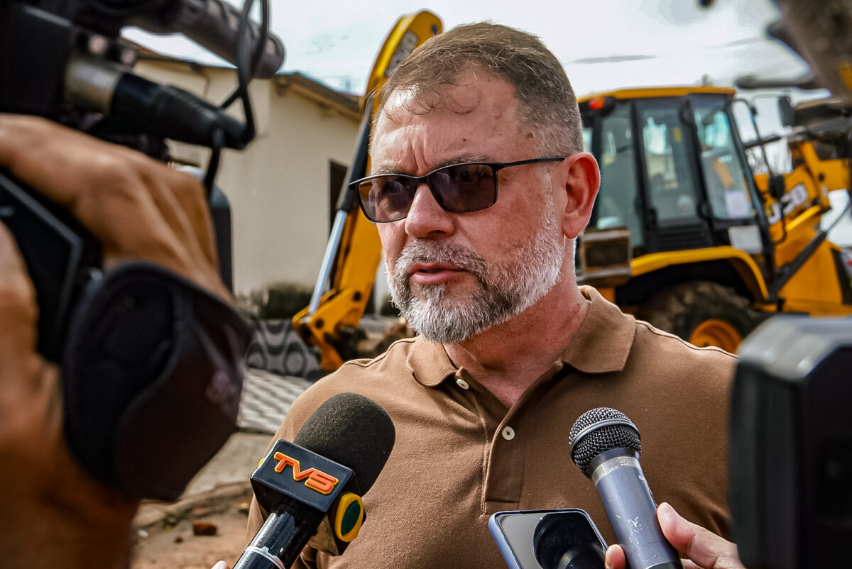 Alysson Bestene vistoria serviços de pavimentação em Rio Branco