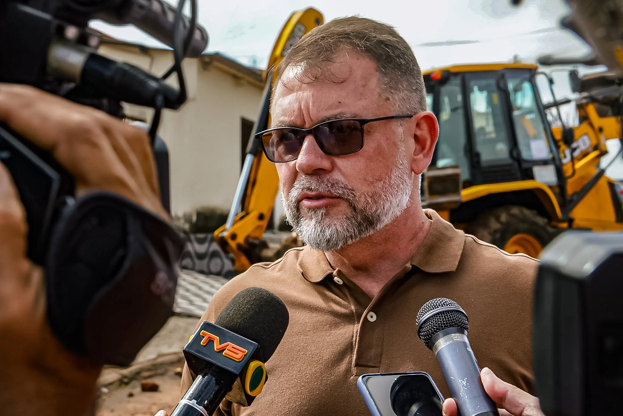 Alysson Bestene vistoria serviços de pavimentação em Rio Branco