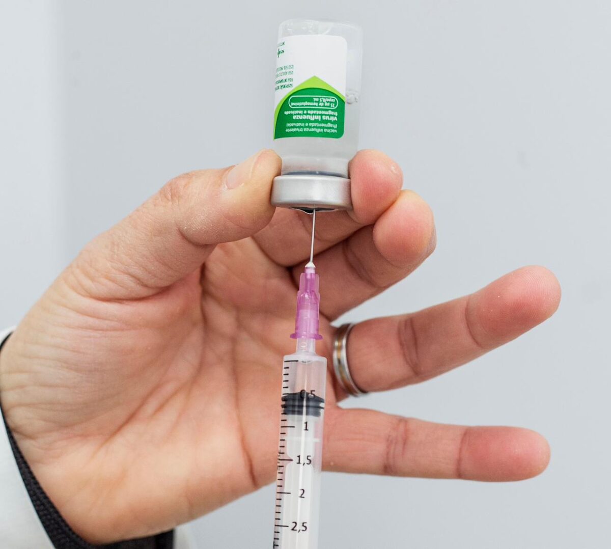 Procura por vacina contra a gripe continua baixa e saúde faz apelo em Sena Madureira