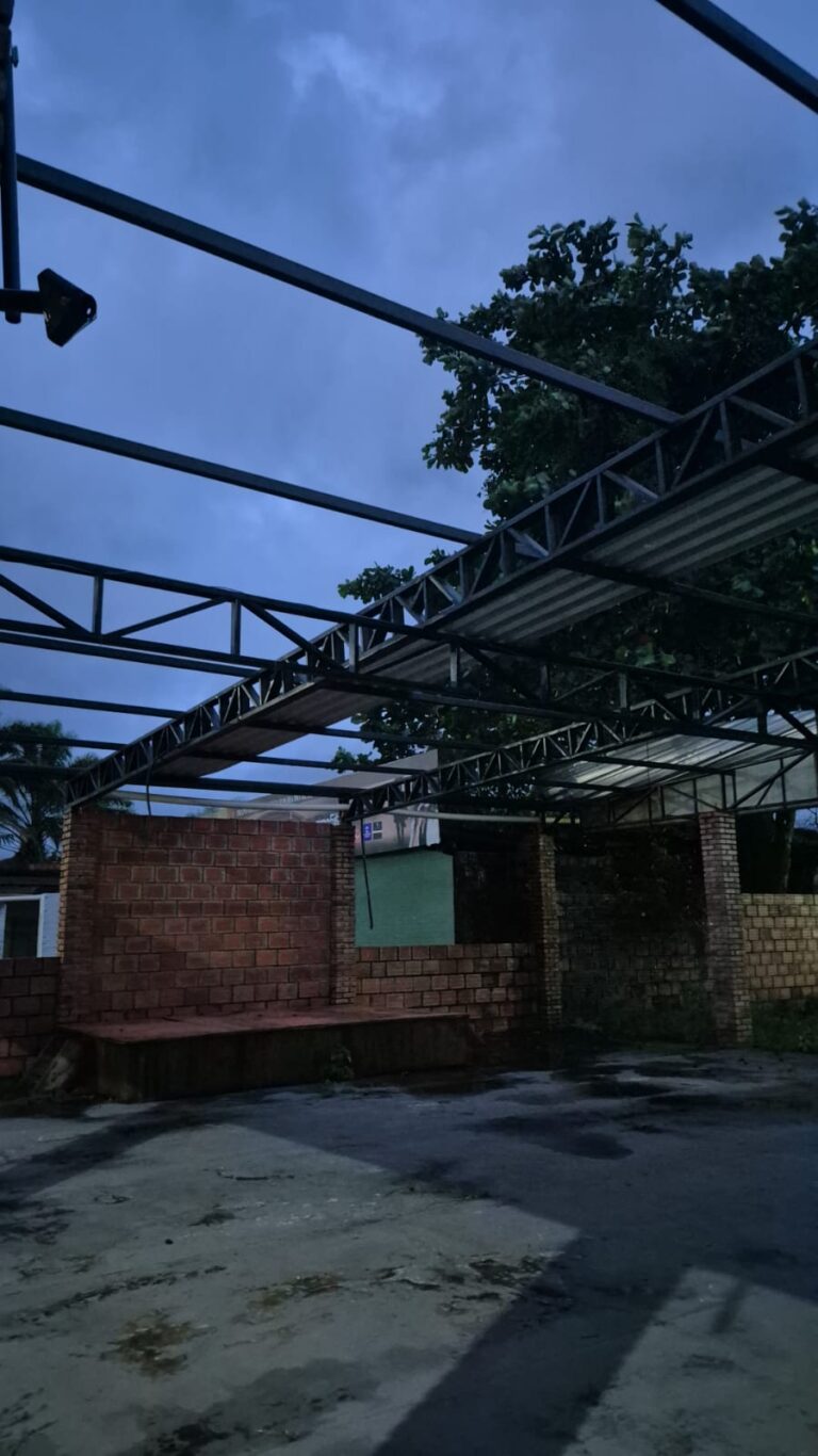 Vandalismo: pessoas em situação de rua depredam espaços e estandes da Expoacre