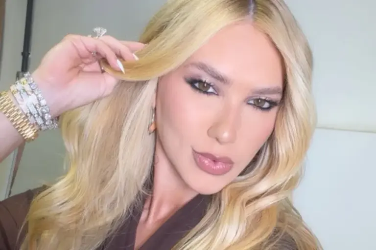 Virginia Fonseca voltou a agitar a internet nesta quarta-feira (22/04). A influenciadora e empresária compartilhou uma sequência de fotos e vídeos de sua primeira aula de wakeboard, mas, apesar do novo desafio esportivo, foi um detalhe anatômico que roubou totalmente o protagonismo: o bumbum da loira.