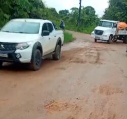 Moradores usam redes sociais para denunciar situação crítica das ruas em Sena Madureira