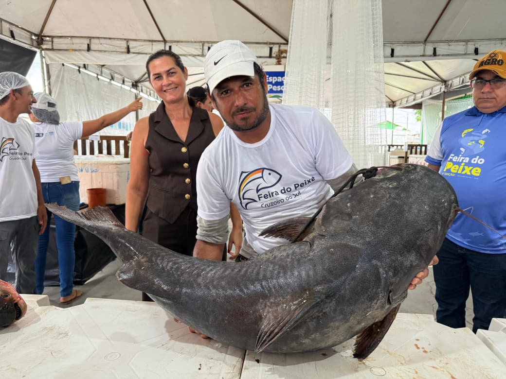 Peixe de 45 quilos vence concurso da Feira do Peixe em Cruzeiro do Sul