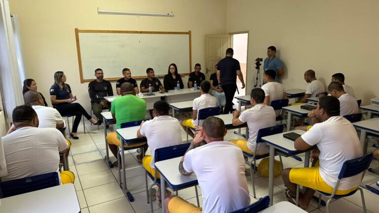 Detentos do regime fechado passam a trabalhar fora de presídio em Cruzeiro