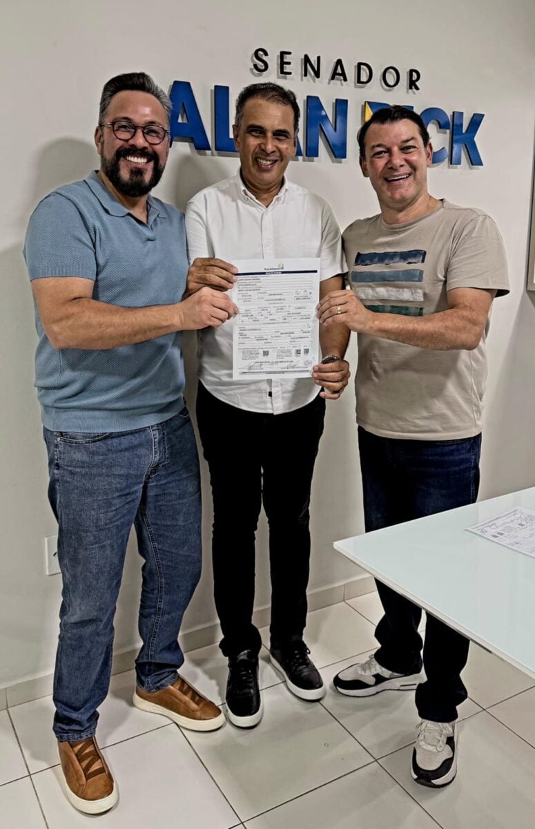 Ao lado de Alan Rick e Roberto Duarte Jairo Cassiano filia-se ao Republicanos