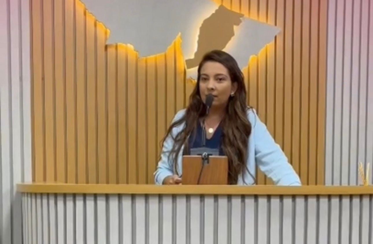 Vereadora cobra postura do prefeito e afirma que críticas fazem parte da gestão