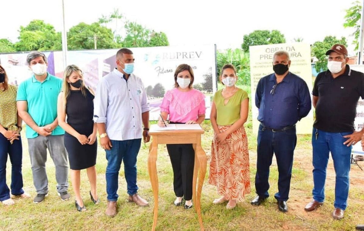Socorro Neri valoriza obra da sede do RBPrev e destaca história e o trabalho feito