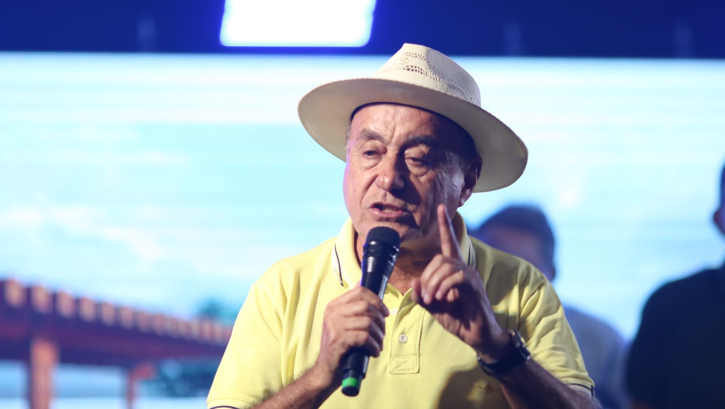 Bocalom diz que ainda vai definir vice e afirma que gostaria de “alguém como Alysson” na chapa