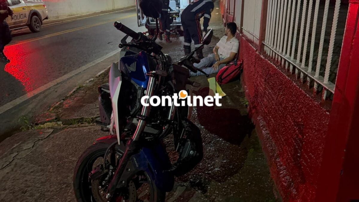 Motociclista supostamente alcoolizado perde o controle da moto, colide contra poste em Rio Branco