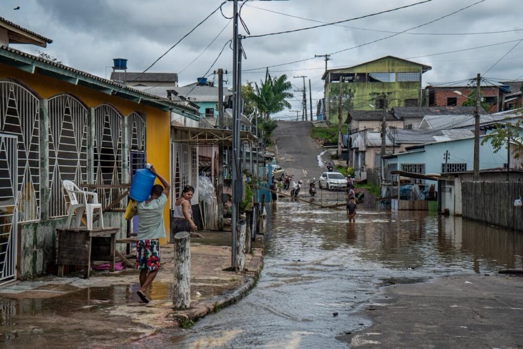 Governo garante água potável para moradores em Cruzeiro do Sul