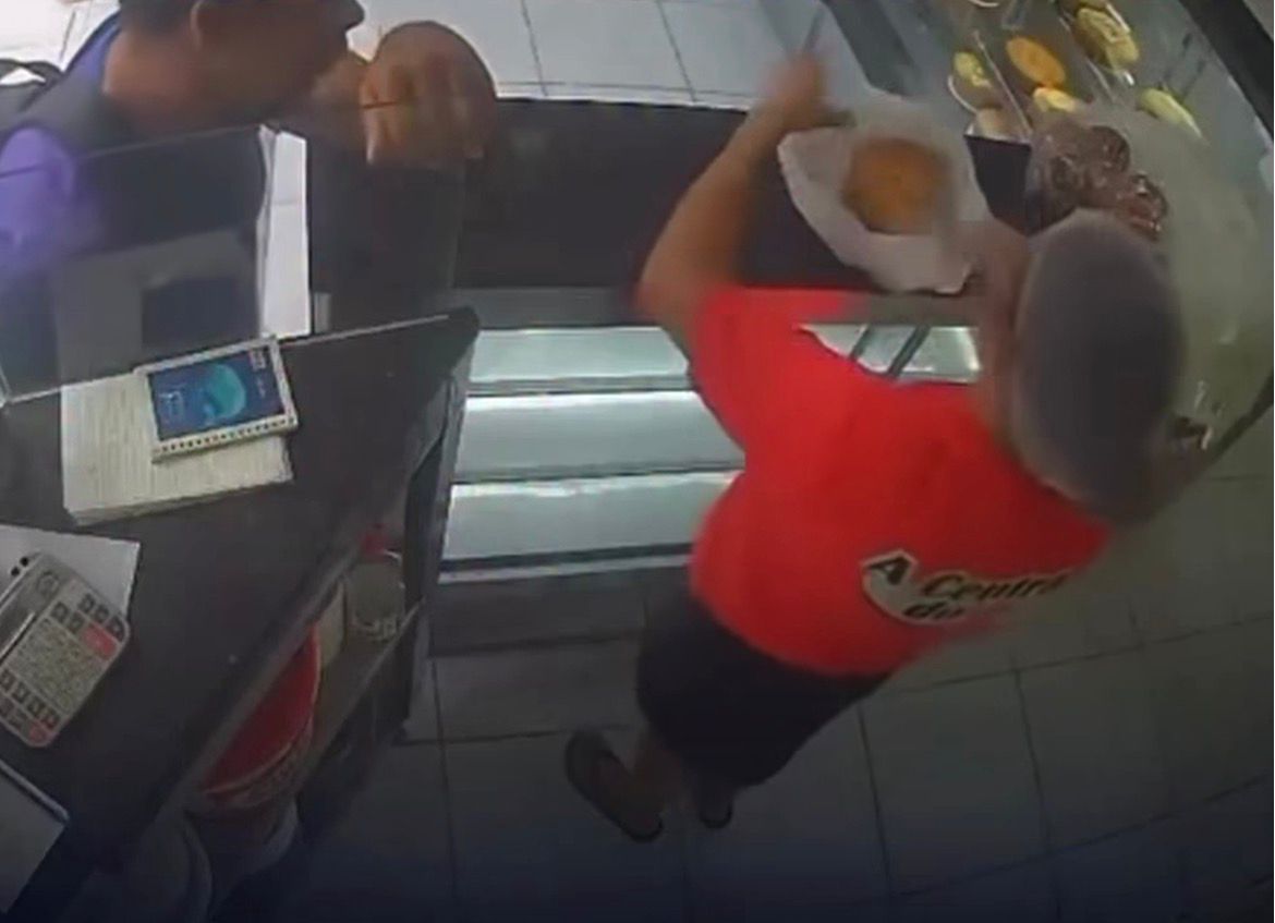 Ação de funcionário impede ataque contra amiga em padaria