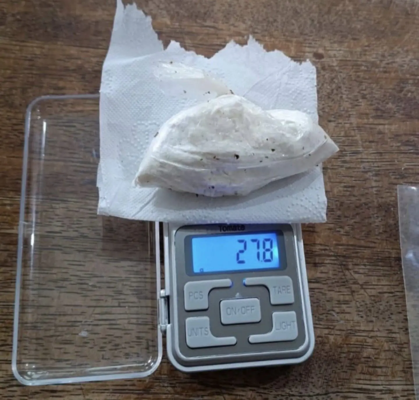 Mulher tenta entrar em presídio com drogas nas partes íntimas e acaba presa