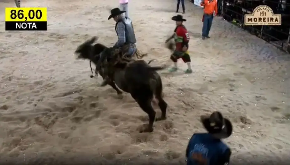 Peão acreano de Sena Madureira conquista 3º lugar em rodeio nacional