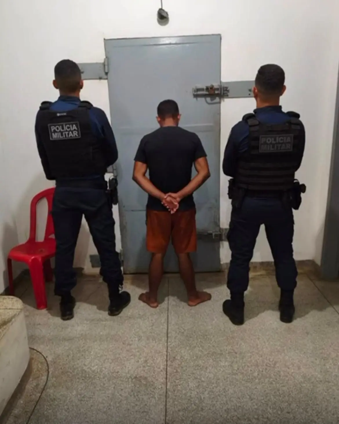 Suspeito de série de roubos é preso com simulacro de arma em Cruzeiro do Sul
