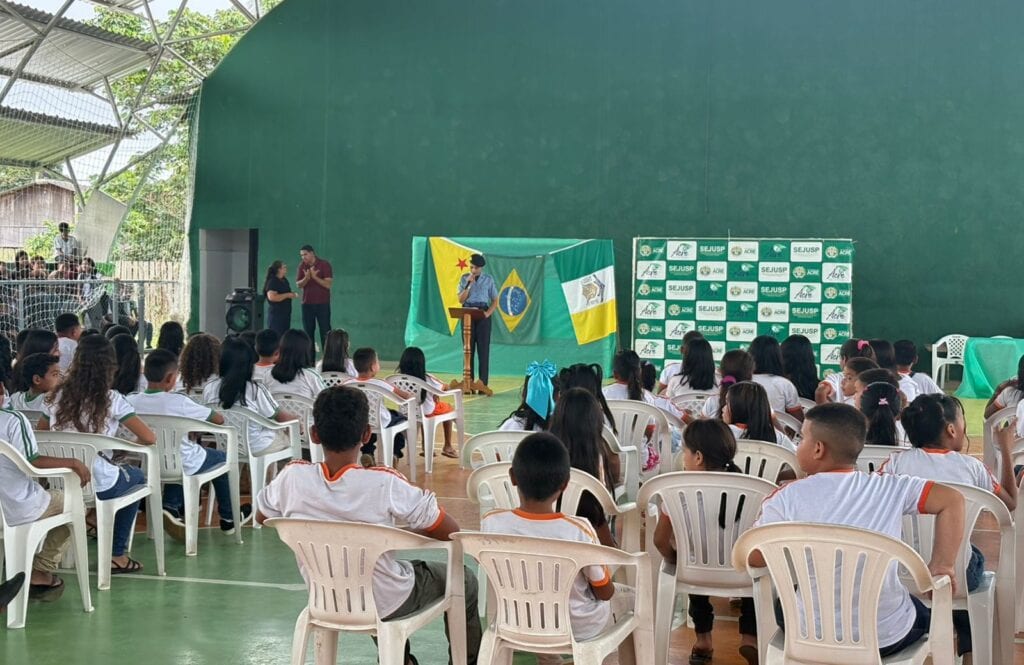 Governo leva ações sociais e esportivas a comunidades indígenas no Acre