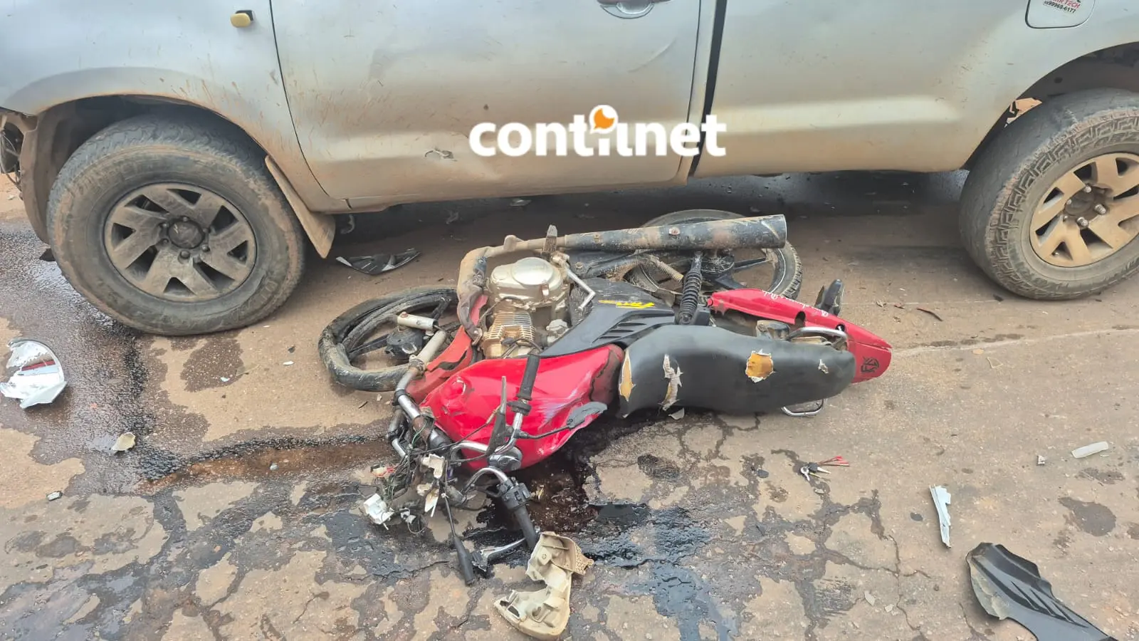 Motociclista tenta desviar de buraco e sofre acidente grave no Benfica