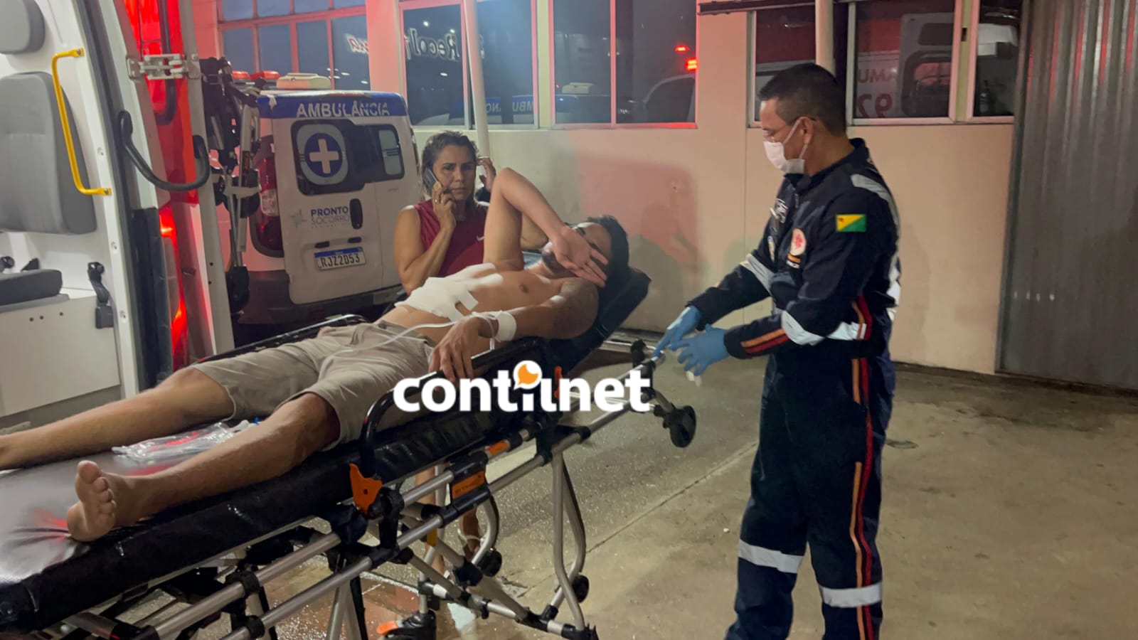 Homem sofre ferimento acidental no abdômen enquanto bebia com amigos em Rio Branco
