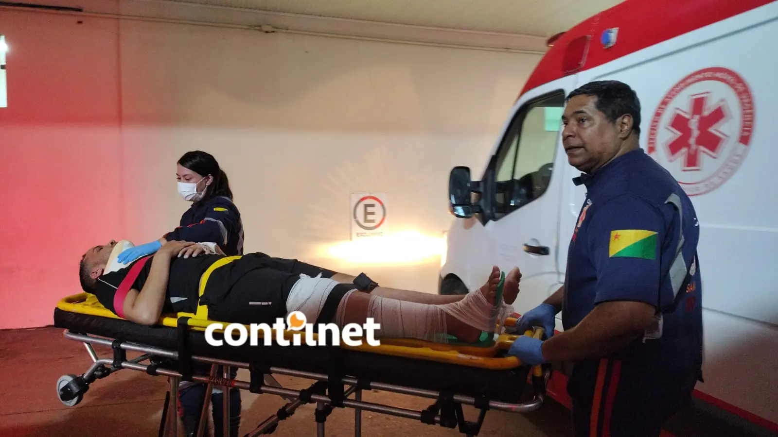 Conversão proibida provoca colisão e deixa motociclista ferido