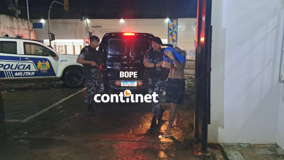 Um adolescente de 17 anos foi apreendido na noite de sexta-feira (24) durante uma operação da Polícia Militar na capital acreana.