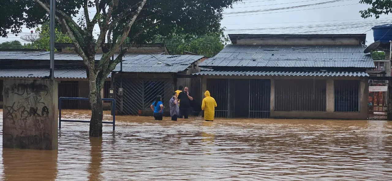 O prefeito Alysson Bestene afirmou que a medida busca oferecer suporte imediato às vítimas