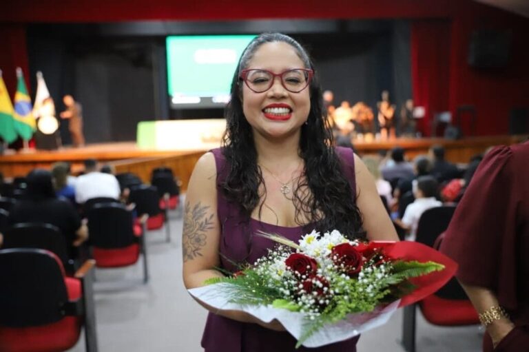 Professora empossada no Acre diz sonhar em transformar vidas