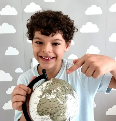 No Acre, criança de 7 anos impressiona ao citar todos os países da Europa