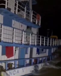 ContilNet Notícias - O seu portal de notícias do Acre Vídeo flagra desespero durante naufrágio de barco no Rio Amazonas
