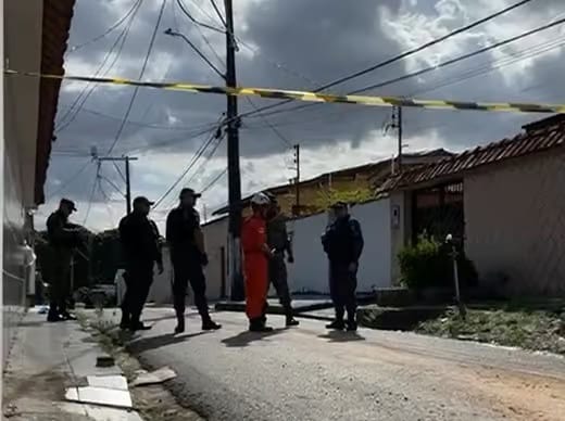 Polícia detona artefato explosivo encontrado sob lixeira em Manaus
