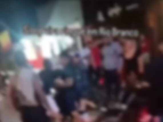 Foram registradas diversas brigas durante a noite