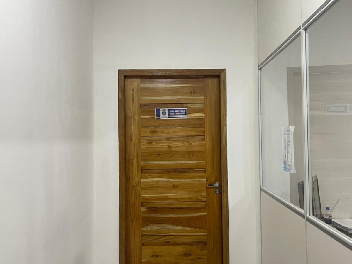 A sessão foi suspensa ainda durante o pequeno expediente