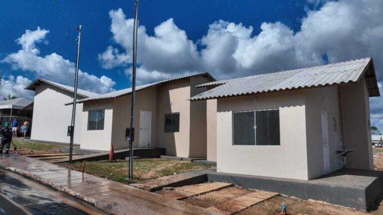 Acre prevê entregar mais de 1,7 mil títulos de imóveis