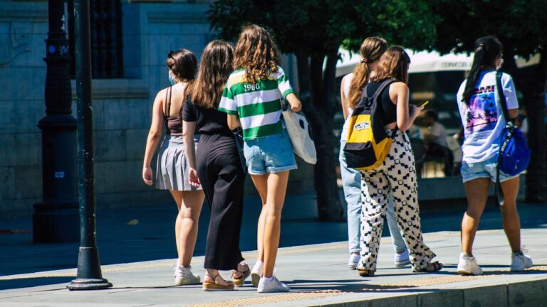 Brasil tem 6 milhões de mulheres a mais que homens, aponta IBGE