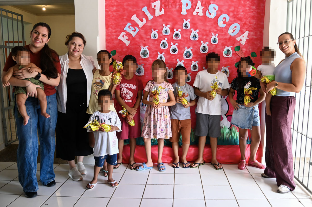 Crianças do Educandário Santa Margarida recebem ação especial de Páscoa