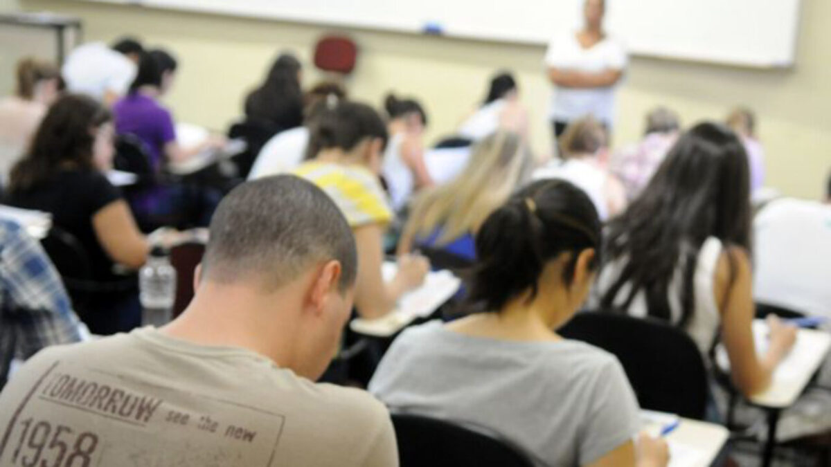 União abre seleções com vagas em universidades federais; veja áreas