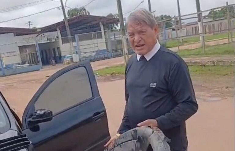 m motorista relatou prejuízo após atingir um buraco nas proximidades da feira livre dos colonos e acabar danificando o veículo.