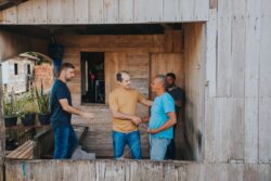 ContilNet Notícias - O seu portal de notícias do Acre Prefeitura constrói 300 metros de trapiche na Várzea após enchente