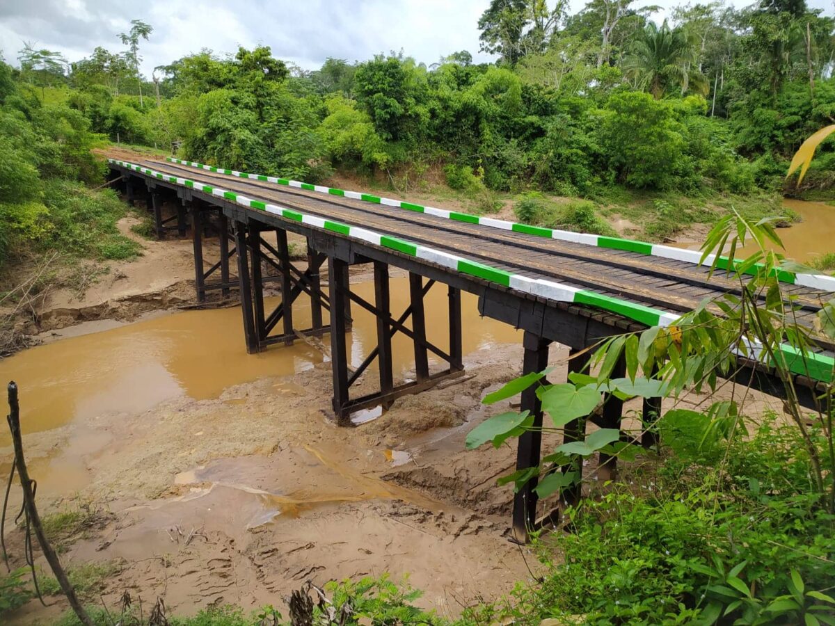 Deracre conclui ponte de 73 metros e isolamento acaba em Assis Brasil