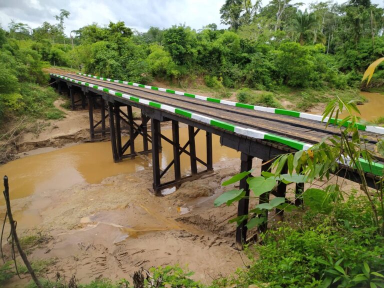 Deracre conclui ponte de 73 metros e isolamento acaba em Assis Brasil
