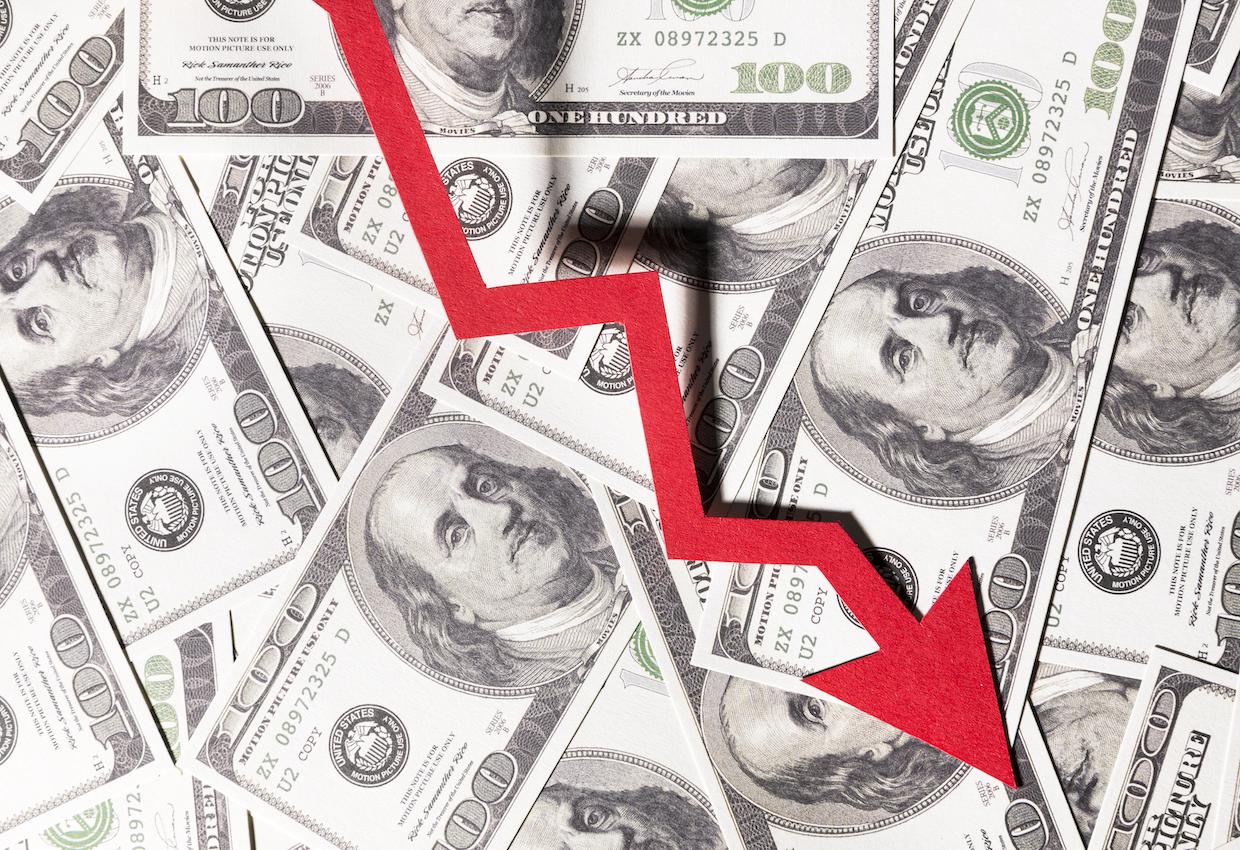 Dólar desaba para R$ 4,95 e atinge menor valor em dois anos no fechamento de abril