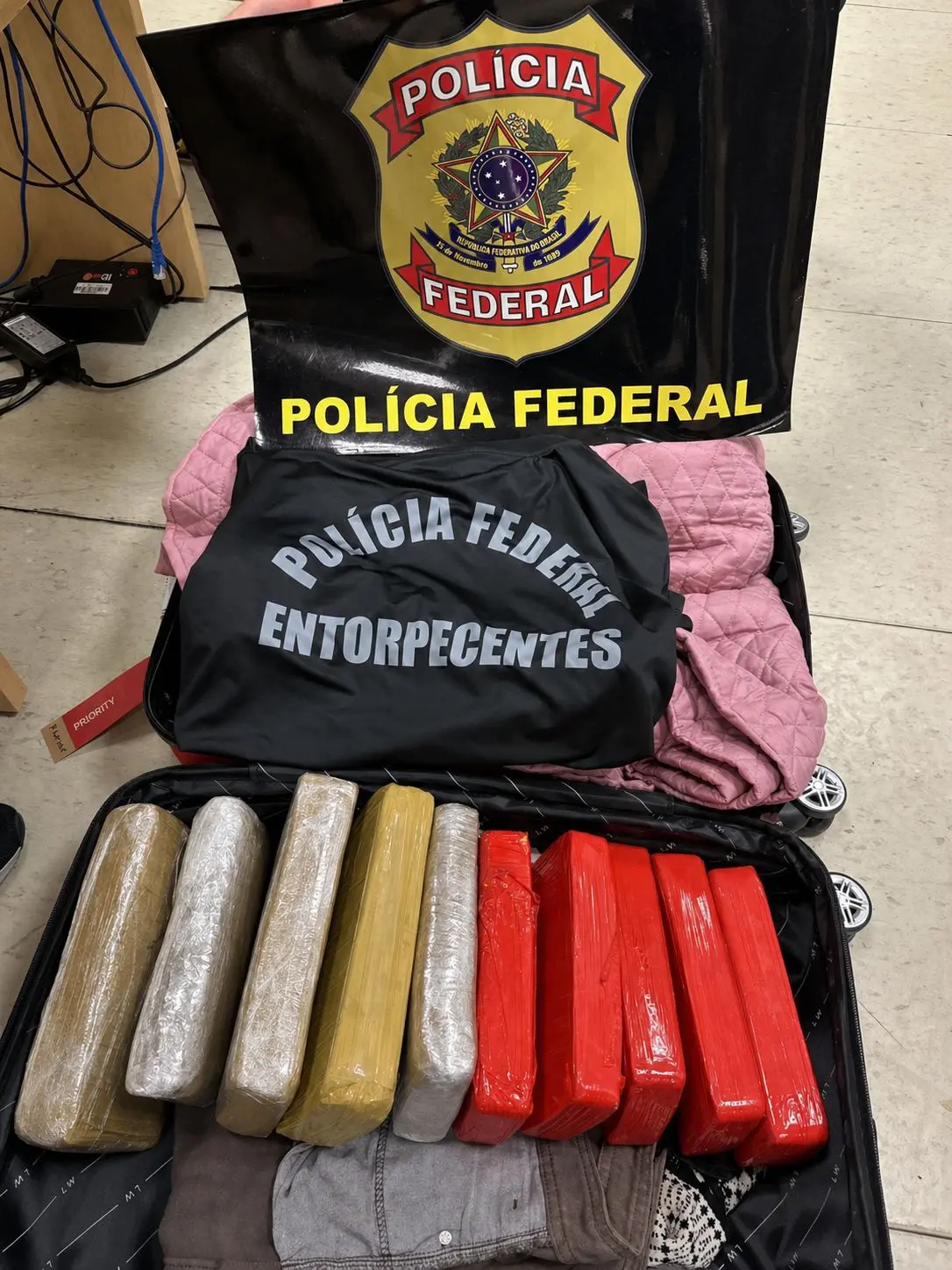 PF prende passageiro com 10 kg de drogas no Aeroporto de Rio Branco