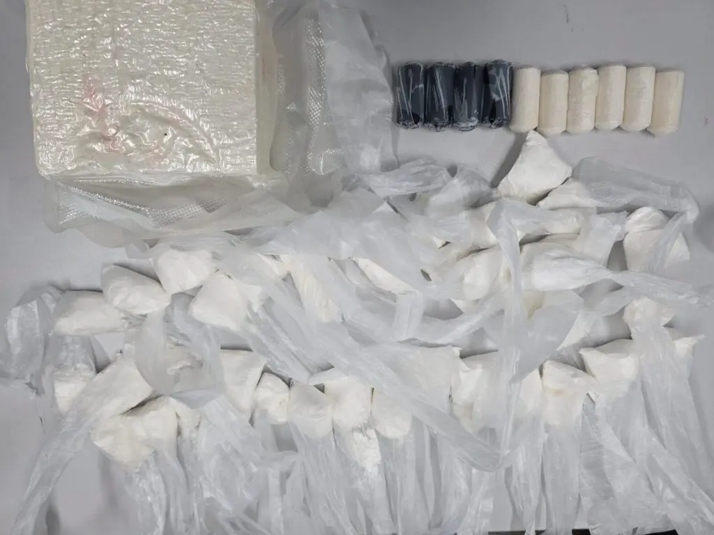 Pai de agente do FBI é detido por supostamente administrar laboratório de cocaína
