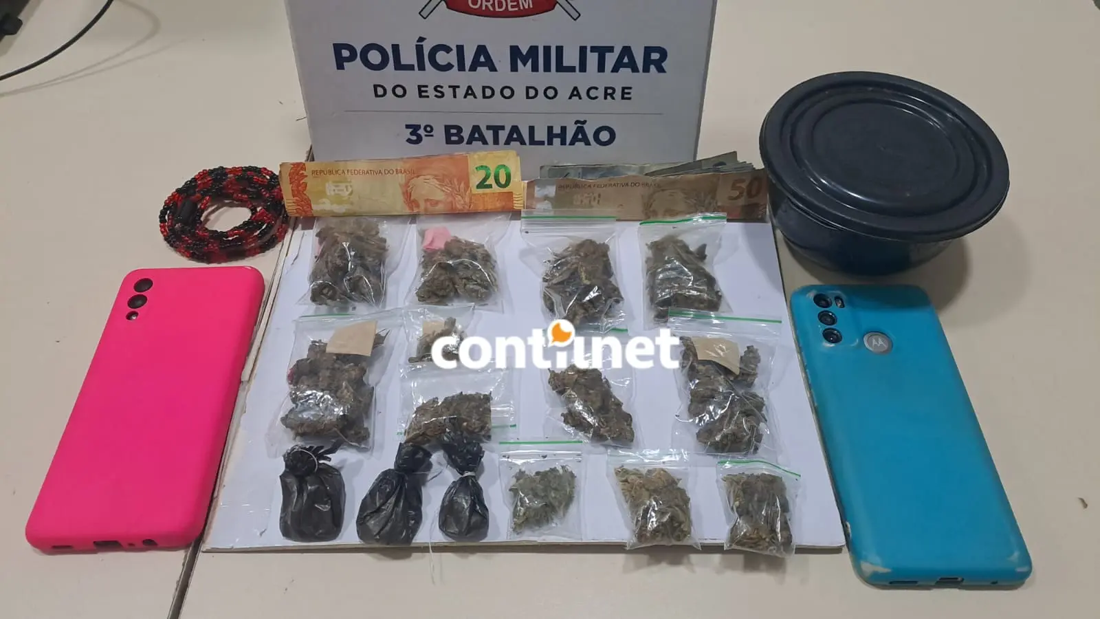 Dupla é presa com drogas e dinheiro durante ação da PM no Acre