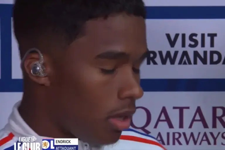 Endrick brilha em campo e surpreende ao falar francês fluente