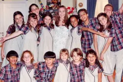 Ex Chiquititas faz cirurgia de emergência depois de acidente