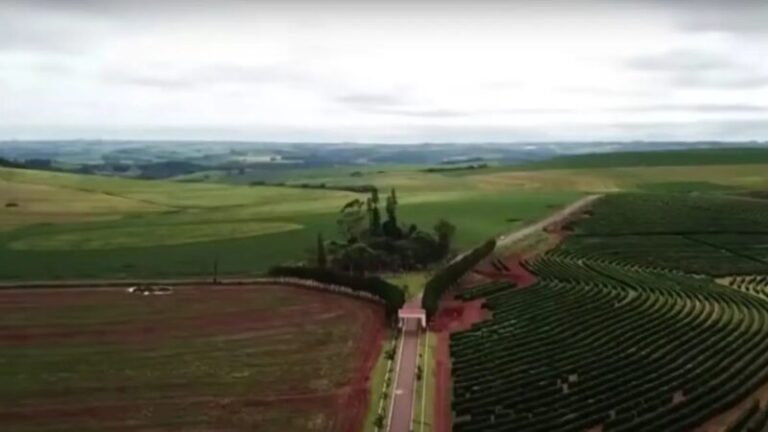 Revista aponta famoso que é dono da maior fazenda do Acre; confira