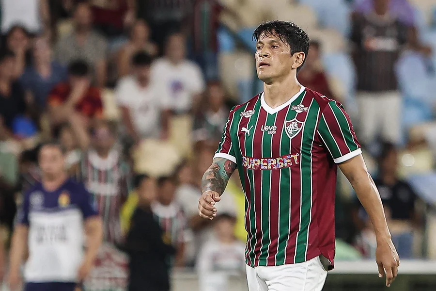 A noite de quarta-feira (01/04) foi completa para o torcedor do Fluminense. Com a vitória por 3 x 1 sobre o Corinthians, o Tricolor das Laranjeiras assumiu a vice-liderança do Campeonato Brasileiro e confirmou a excelente fase: são quatro vitórias nos últimos cinco jogos. Mas o ponto alto da noite aconteceu aos 41 minutos do segundo tempo, quando o placar já estava definido.