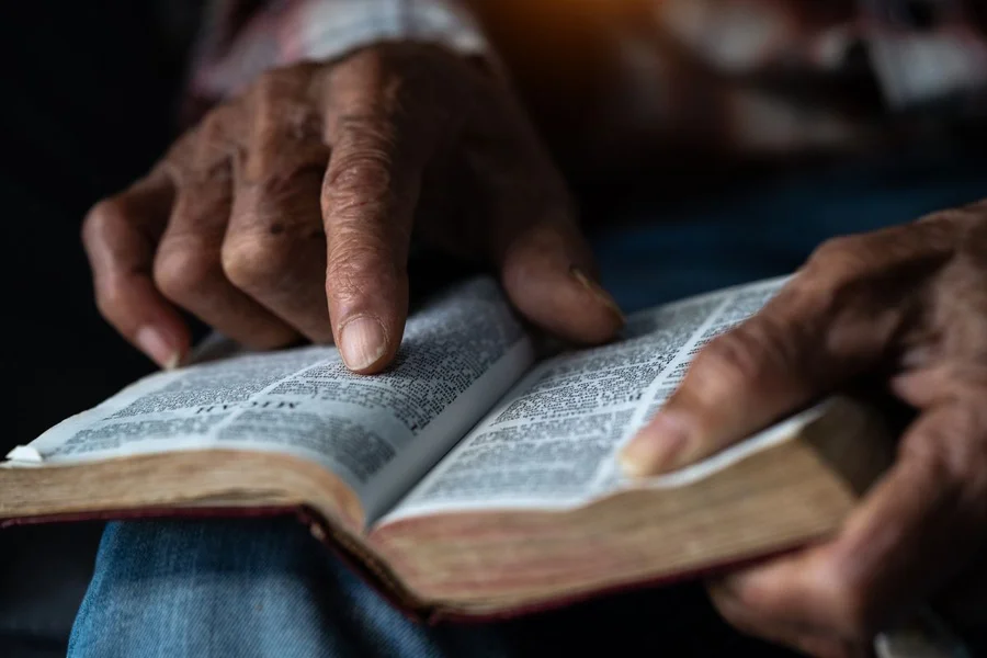 “Dar bumbum é abominável”: pastor é investigado por homofobia