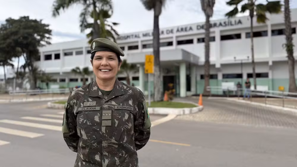 Pela primeira vez uma mulher é promovida a general do exército brasileiro