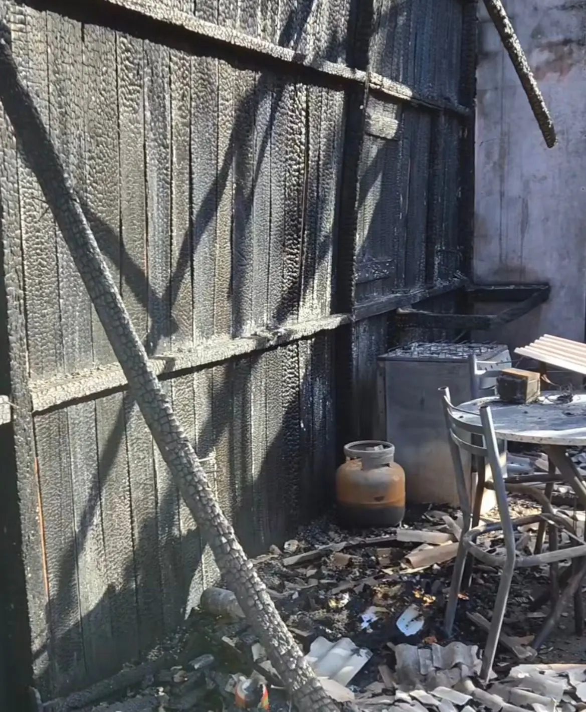Mãe e filhos perdem tudo em incêndio e precisam de ajuda em Rio Branco