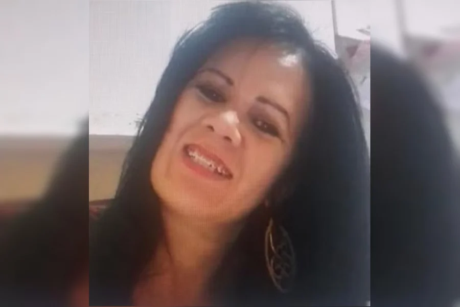 A Polícia Civil do Paraná detalhou, nesta segunda-feira (06/04), a prisão de um casal suspeito de um homicídio brutal ocorrido na última sexta-feira (03/04).